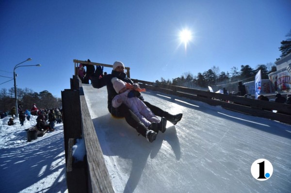 В челябинском парке им. Гагарина отпраздновали Масленицу