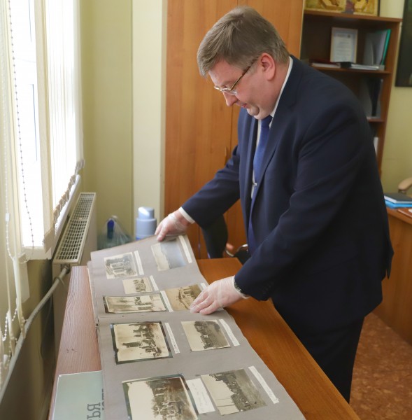 «Павшая на улице Васенко». К столетию голода в Челябинске открывается фотовыставка «Третья печать»