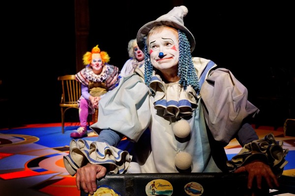 Поговаривают, что ты умер: зачем в челябинский театр «Требуется клоун» Поговаривают, что ты умер: зачем в челябинский театр «Требуется клоун»