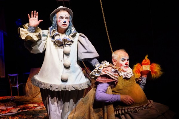 Поговаривают, что ты умер: зачем в челябинский театр «Требуется клоун» Поговаривают, что ты умер: зачем в челябинский театр «Требуется клоун»