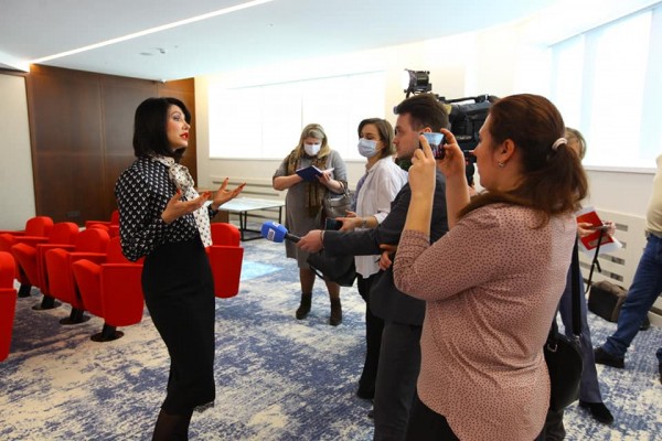 Ирина Текслер представила челябинским журналистам Фонд-2020 Ирина Текслер представила челябинским журналистам Фонд-2020