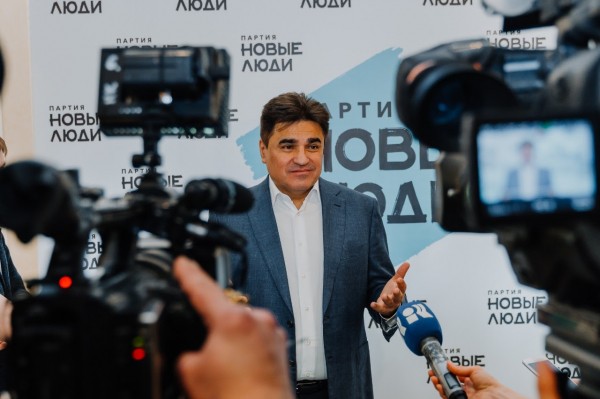 В Челябинске «Новые люди» поддержали авторов социальных проектов В Челябинске «Новые люди» поддержали авторов социальных проектов