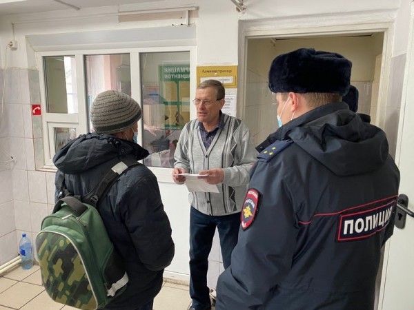 Челябинские полицейские занялись бомжами и попрошайками Челябинские полицейские занялись бомжами и попрошайками