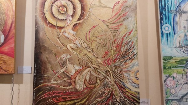 В Челябинском Камерном театре на космических картинах задекорировали откровенные детали