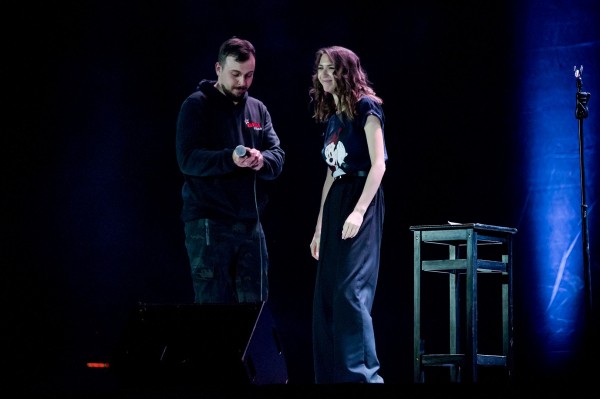 Мамы Нади Джабраиловой и Сауле Юсуповой пришли на «Женский стендап» в Челябинске Мамы Нади Джабраиловой и Сауле Юсуповой пришли на «Женский стендап» в Челябинске