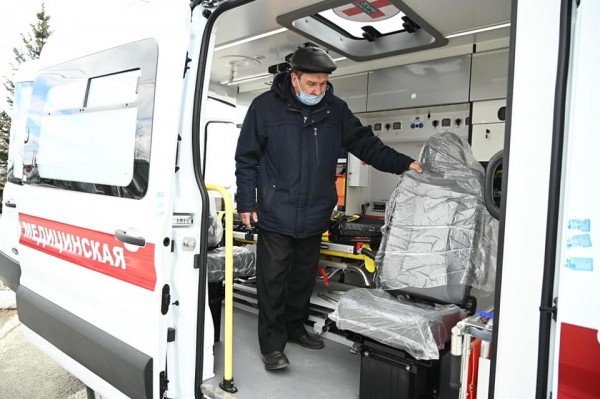 Медучреждения Челябинской области получили 60 новых автомобилей