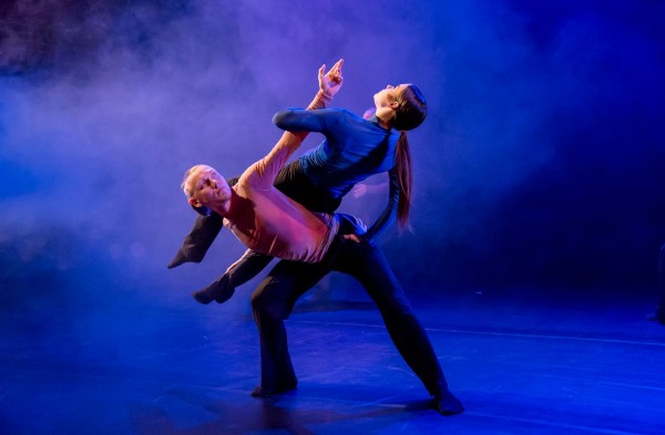 Колыбельная мироздания: в новом иммерсивном спектакле театра Ольги Пона танцоры говорят Колыбельная мироздания: в новом иммерсивном спектакле театра Ольги Пона танцоры говорят