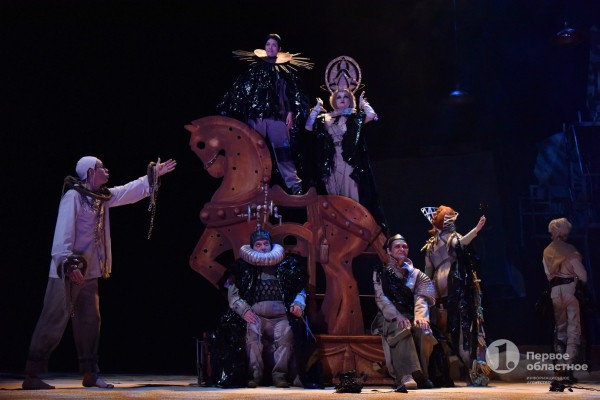 «Тень» Шварца в Челябинском драмтеатре: Metallica, стимпанк и немножко Дали «Тень» Шварца в Челябинском драмтеатре: Metallica, стимпанк и немножко Дали