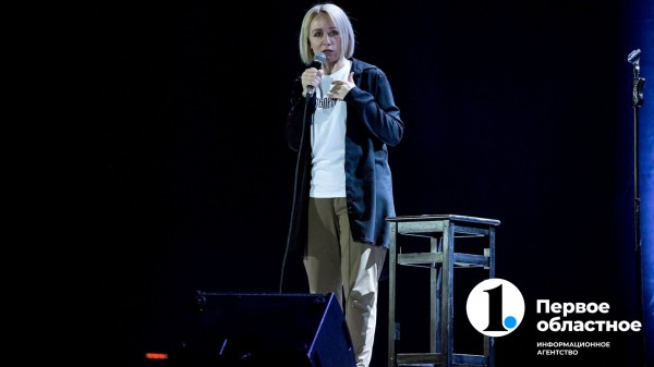 Мамы Нади Джабраиловой и Сауле Юсуповой пришли на «Женский стендап» в Челябинске Мамы Нади Джабраиловой и Сауле Юсуповой пришли на «Женский стендап» в Челябинске