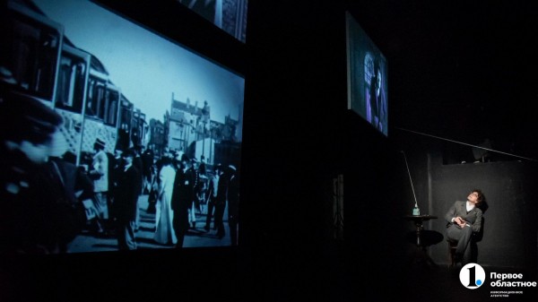 Энтропия нарастает. В Челябинском Камерном театре — премьера спектакля «Сад расходящихся тропок» Энтропия нарастает. В Челябинском Камерном театре — премьера спектакля «Сад расходящихся тропок»