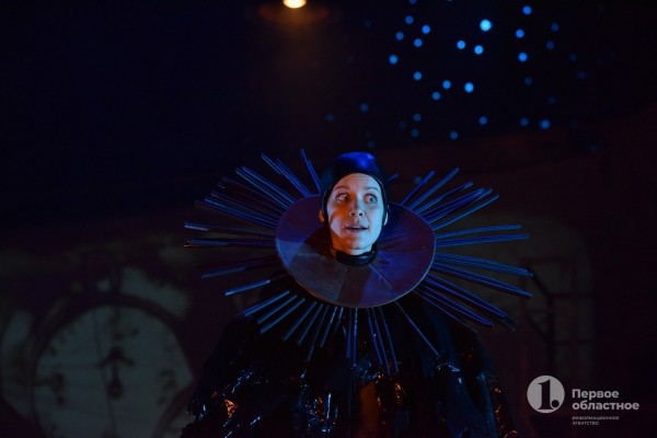 «Тень» Шварца в Челябинском драмтеатре: Metallica, стимпанк и немножко Дали «Тень» Шварца в Челябинском драмтеатре: Metallica, стимпанк и немножко Дали