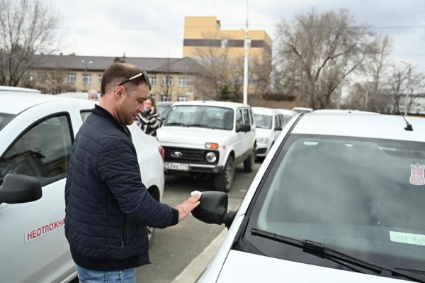 Медучреждения Челябинской области получили 60 новых автомобилей