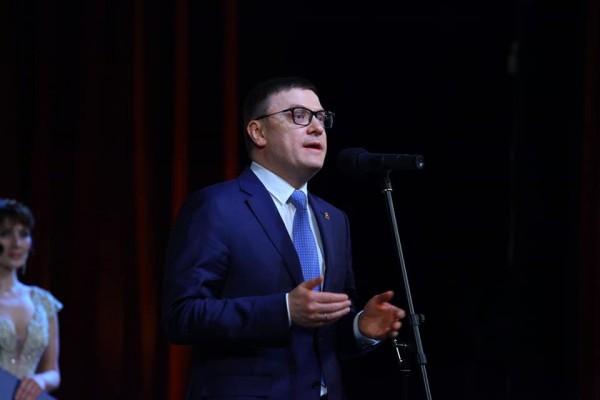 Губернатор Челябинской области поздравил старейший театр Южного Урала со столетием