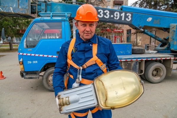 Сегодня в Челябинске установили интеллектуальные светильники