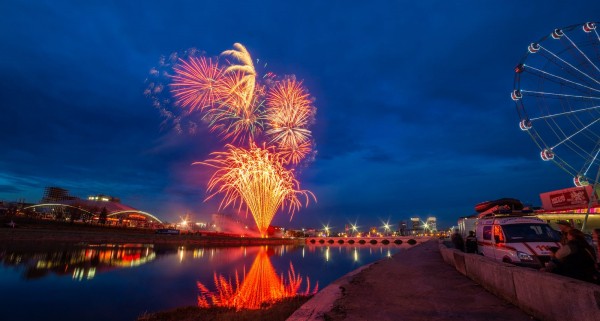 В Челябинске открыли сезон фонтанов В Челябинске открыли сезон фонтанов