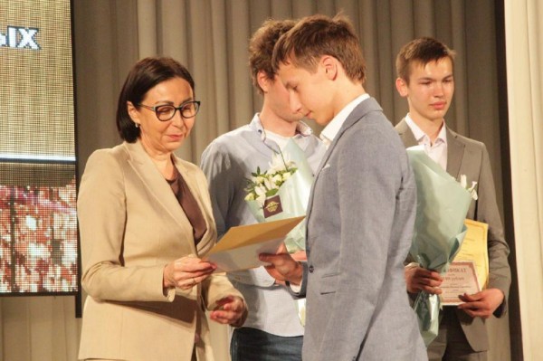 Знают С++ и Python: как в Челябинске учат программистов и физиков будущего Знают С++ и Python: как в Челябинске учат программистов и физиков будущего