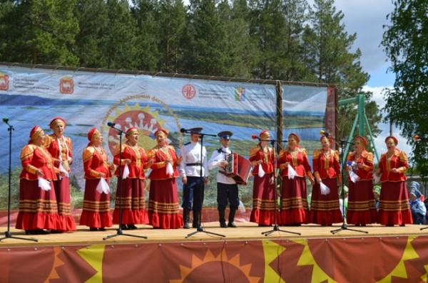 Челябинские коллективы отправятся на фольклорный фестиваль «Вешние воды» Челябинские коллективы отправятся на фольклорный фестиваль «Вешние воды»