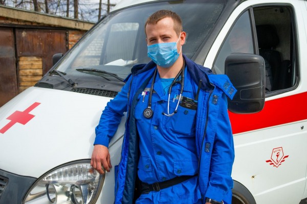 Герои нашего времени. В Челябинске отмечают День работника скорой помощи