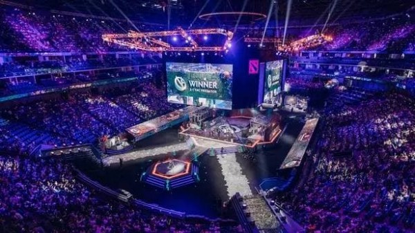 Киберспорт — от маленьких клубов до многотысячных арен