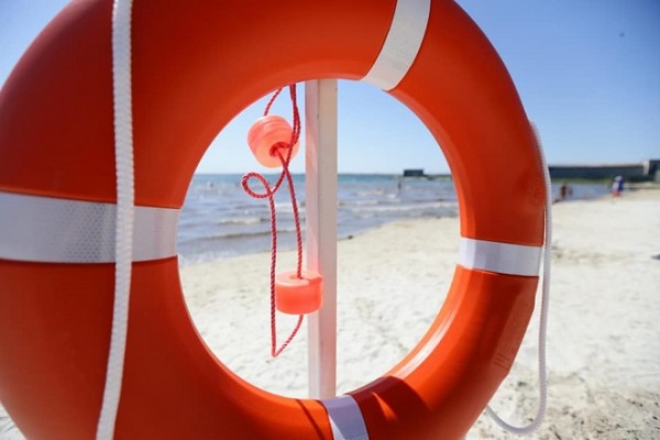 В Челябинске официально открыли купальный сезон В Челябинске официально открыли купальный сезон