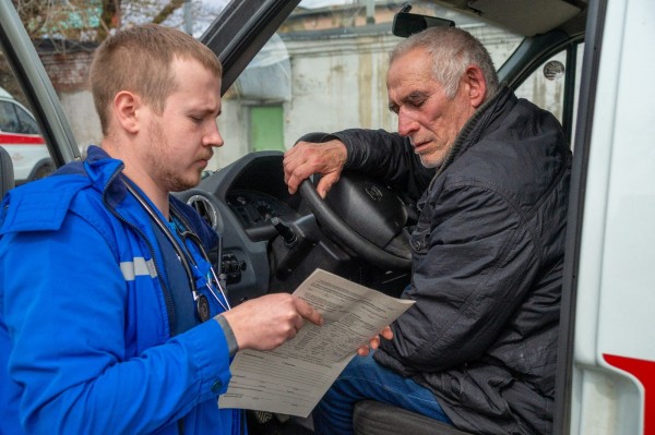 Герои нашего времени. В Челябинске отмечают День работника скорой помощи