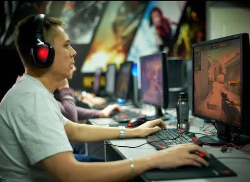 Киберспорт — от маленьких клубов до многотысячных арен