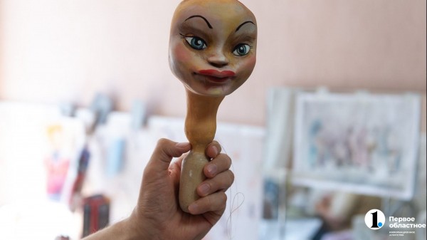 Первый в России кукольный спектакль «Любовь и голуби» ставят в Челябинске