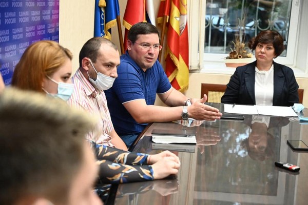 В Челябинске создали волонтерское движение «Команда Текслера»