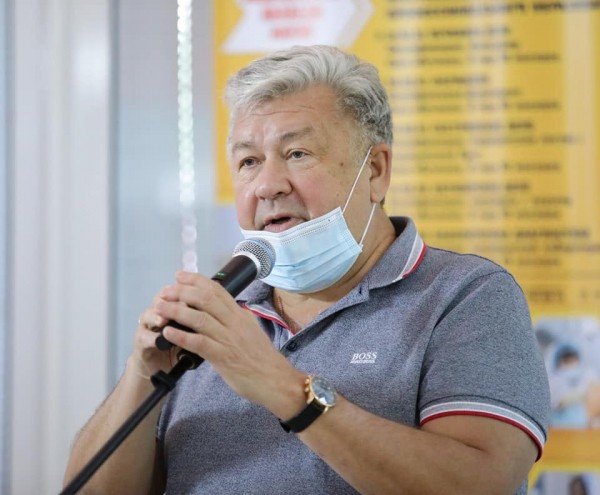 В Челябинске начали массово прививать от коронавируса будущих врачей 