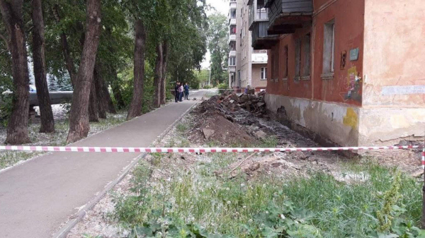 Многоквартирный дом с рухнувшей стеной в Челябинске снесут Многоквартирный дом с рухнувшей стеной в Челябинске снесут