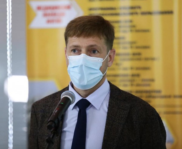 В Челябинске начали массово прививать от коронавируса будущих врачей 