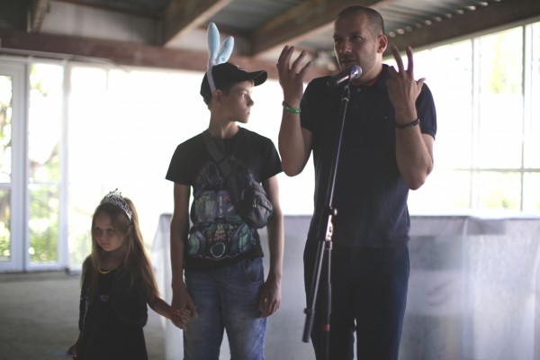 Во всем виноват ретроградный Меркурий: как в Челябинске открылась эковыставка «Первая пластиковая» Во всем виноват ретроградный Меркурий: как в Челябинске открылась эковыставка «Первая пластиковая»