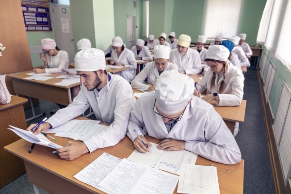 Молодые фельдшера идут в больницы Челябинской области Молодые фельдшера идут в больницы Челябинской области