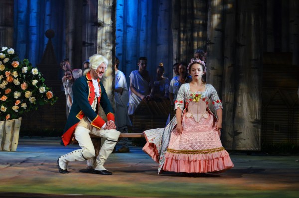 Гуляй, императрица: в Челябинском театре драмы поставили фривольный водевиль про любовь и Екатерину II Гуляй, императрица: в Челябинском театре драмы поставили фривольный водевиль про любовь и Екатерину II