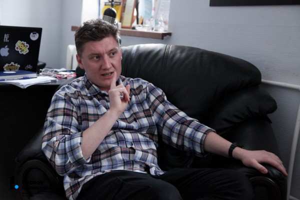 Премьера в Челябинском Молодежном театре: человек имеет право быть дебилом