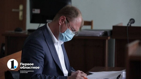 «Я не собираюсь скрываться от следствия»: Виктор Чернобровин просил челябинский суд о домашнем аресте «Я не собираюсь скрываться от следствия»: Виктор Чернобровин просил челябинский суд о домашнем аресте