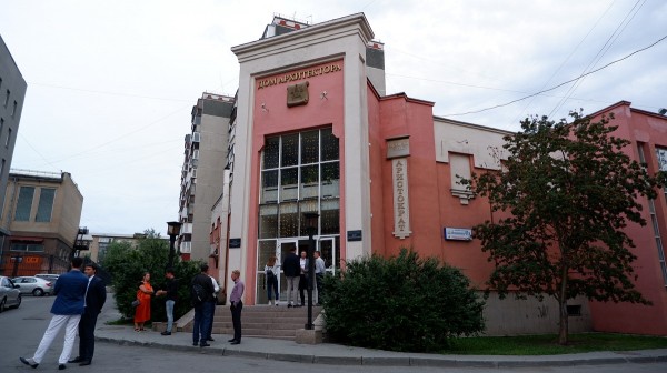В челябинском Доме архитектора прошла первая вечеринка в честь его перезапуска В челябинском Доме архитектора прошла первая вечеринка в честь его перезапуска