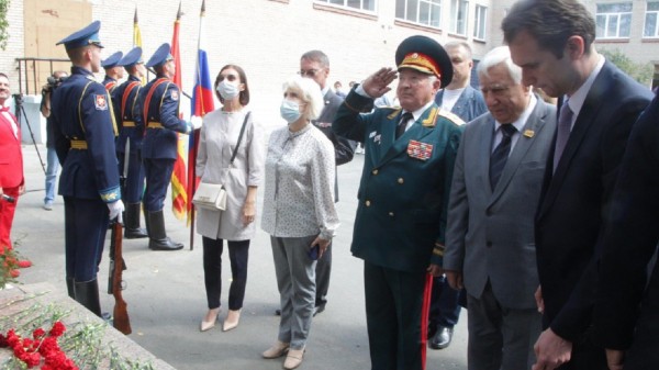 К юбилею разведчика Николая Кузнецова обновили памятник в Челябинске