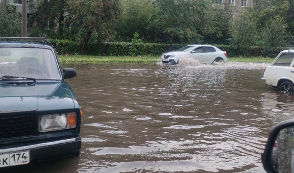 На Челябинскую область обрушились ливни с грозами