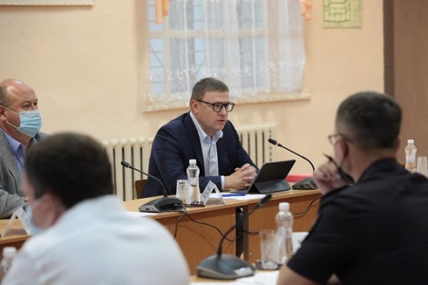 Владимир Якушев и Алексей Текслер сегодня посетили территории региона, пострадавшие от пожаров Владимир Якушев и Алексей Текслер сегодня посетили территории региона, пострадавшие от пожаров