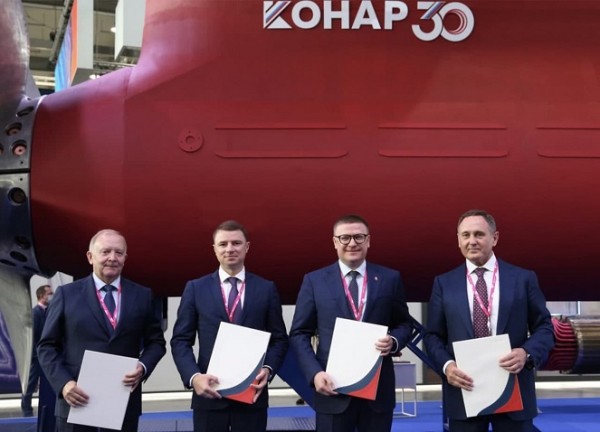 Алексей Текслер подписал важное соглашение на выставке «Иннопром-2021»