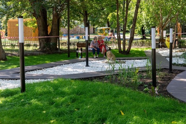 Завершается благоустройство новой пешеходной зоны в Челябинске