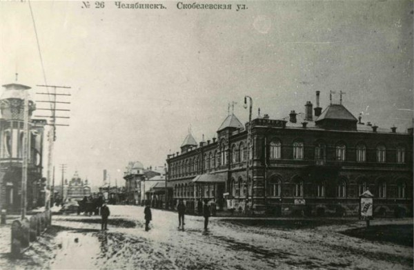 Реки спирта и бабий бунт: как проходят «мерзкие» экскурсии по Челябинску Реки спирта и бабий бунт: как проходят «мерзкие» экскурсии по Челябинску