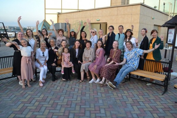 На крыше челябинского музея горожан учили читать стихи На крыше челябинского музея горожан учили читать стихи