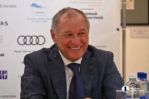 Золотопромышленник Константин Струков подарил Челябинску картину Никаса Сафронова