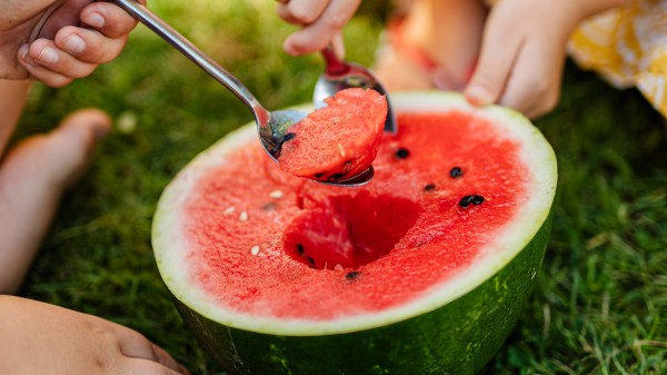 Врачи Челябинска рассказали о вреде арбузов для детей Врачи Челябинска рассказали о вреде арбузов для детей