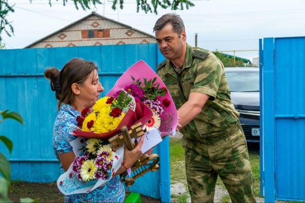 В Челябинской области пострадавшей от пожара многодетной семье купили дом В Челябинской области пострадавшей от пожара многодетной семье купили дом