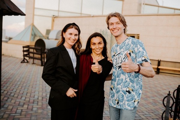 На крыше челябинского музея горожан учили читать стихи На крыше челябинского музея горожан учили читать стихи