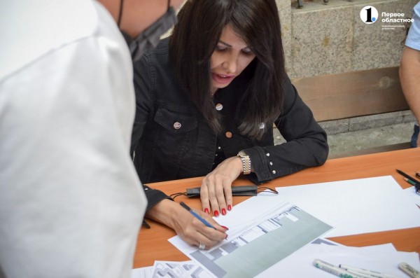 Искусственный остров и станции метро с каслинским литьем: в Челябинске открылась выставка «Бумажная архитектура» Искусственный остров и станции метро с каслинским литьем: в Челябинске открылась выставка «Бумажная архитектура»