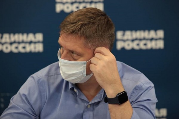 Алексей Текслер призвал депутатов-единороссов активнее работать с избирателями